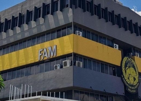 Hé lộ 'cuốn sổ tay bí mật' thao túng cả LĐBĐ Malaysia