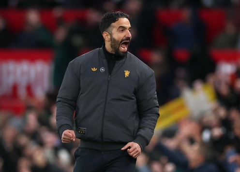 Ruben Amorim đứng trên đầu sóng ngọn gió!