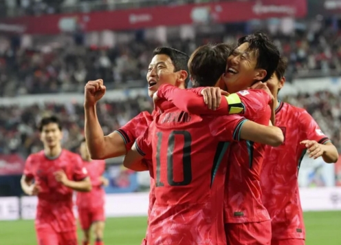 Báo Hàn bùng nổ, nức lời ca ngợi siêu phẩm đá phạt của Son Heung-min