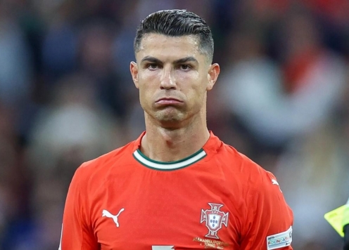 Cristiano Ronaldo tụt giá kỷ lục