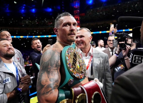 Usyk hạ đo ván Dubois, tiếp tục vô địch tuyệt đối