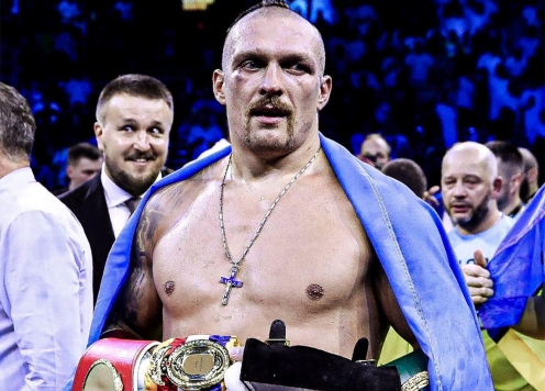 Oleksandr Usyk dính chấn thương, buộc hoãn trận bảo vệ đai vô địch