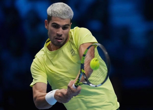 Alcaraz vào bán kết ATP Finals, chắc chắn giữ ngôi số 1 thế giới
