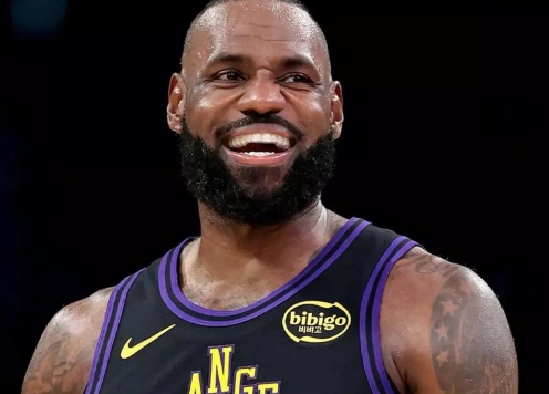 LeBron James tiếp tục phá vỡ mọi giới hạn tại NBA