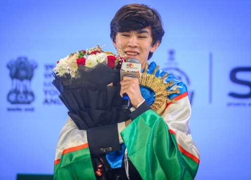 Kỳ thủ 19 tuổi vô địch World Cup, đi vào lịch sử cờ vua thế giới