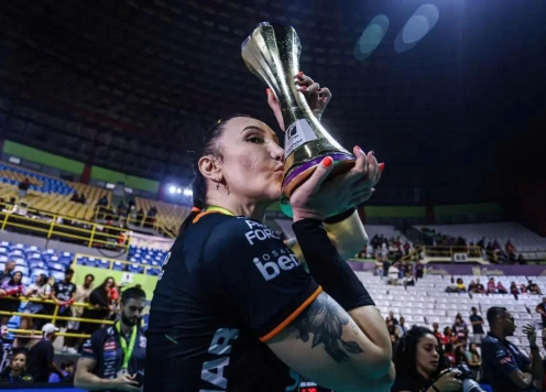 Một cầu thủ chuyển giới không được tham gia giải bóng chuyền thế giới?