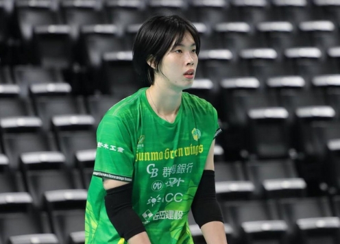 Trần Thị Thanh Thúy bị fan Thái Lan 'tấn công'