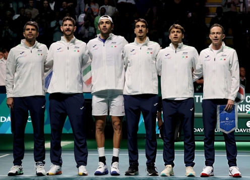 Vắng Sinner, Ý vẫn thắng dễ ở Davis Cup Finals 2025