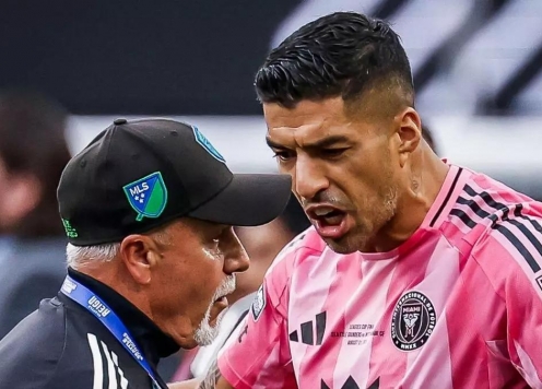 Án phạt tiếp theo dành cho Luis Suarez