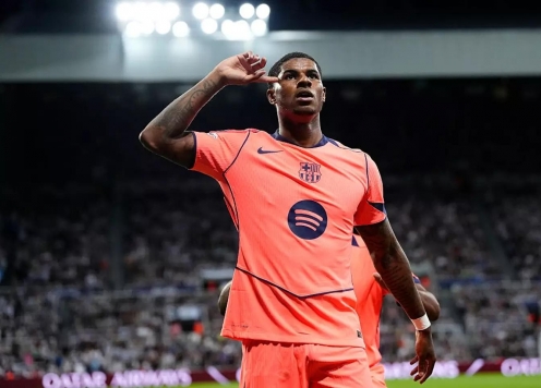 Rashford chói sáng, Barca vẫn nhận tin cực buồn tại Champions League