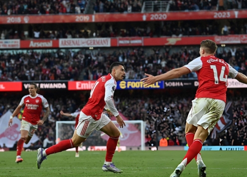 Vỡ òa phút cuối, Arsenal thoát thua hú vía trước Man City