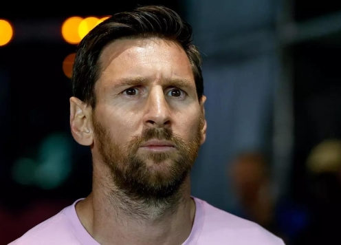 Lionel Messi gửi lời xin lỗi duy nhất đến 1 đối thủ sau khi ghi bàn