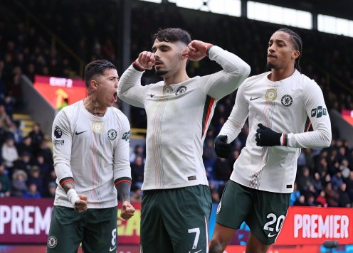 Chelsea áp sát ngôi đầu Ngoại hạng Anh 2025/26