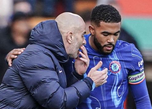 HLV Chelsea nói thẳng về việc thay Reece Jame ngay sau hiệp 1