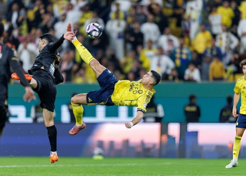 Ronaldo lập tuyệt phẩm móc bóng, Al Nassr thăng hoa tại Saudi Pro League