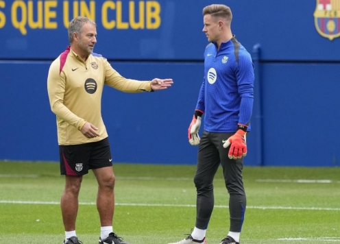 HLV Hansi Flick họp gấp với đội trưởng Barca