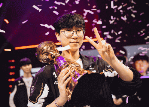 Kết quả LCK ngày 23/7: GEN đủ điểm vào Playoffs