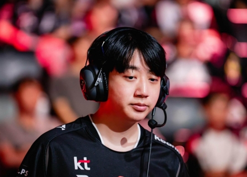 HLV Score: 'KT họp đến khuya để chuẩn bị chiến T1'