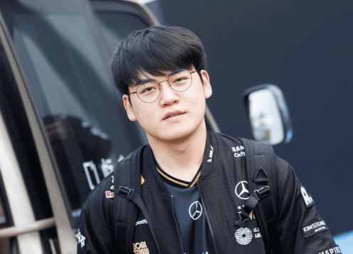 T1 Gumayusi: 'Làm game thủ phải chấp nhận đánh đổi'