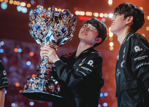 Caster LPL hết lời ca ngợi Faker