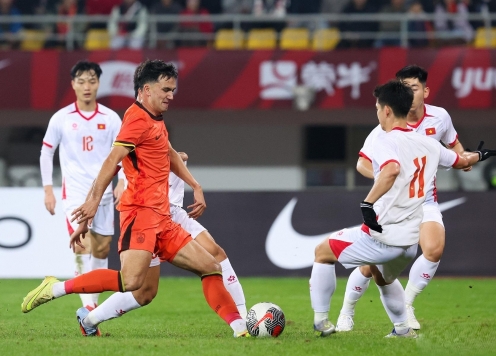 Chấp cả trọng tài và quả 11m, U22 Việt Nam vẫn quật ngã Trung Quốc