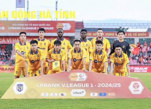 Chưa chắc trụ hạng, SLNA lại nhận thêm tin sét đánh