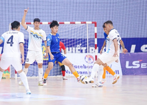 Ngôi đầu giải VĐQG Việt Nam liên tục đổi chủ