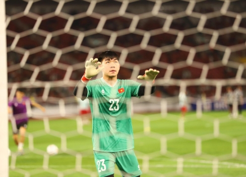 Thủ môn ĐT Việt Nam bị cấm thi đấu ngay ở vòng 1 V-League