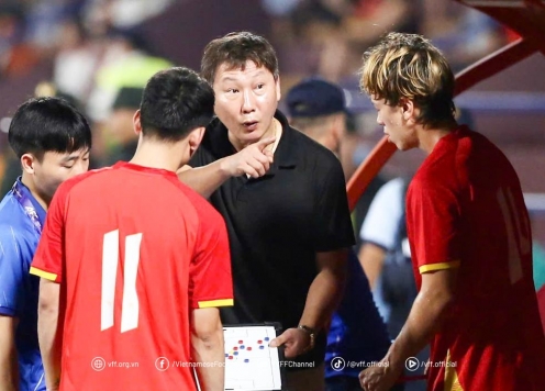 HLV Kim Sang Sik nghiên cứu 2 đối thủ của U23 Việt Nam