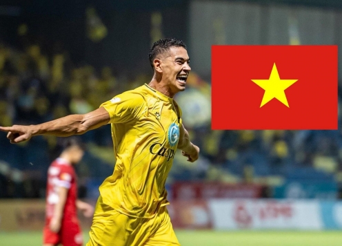 HLV Kim Sang Sik đề xuất nhập tịch trung vệ Brazil