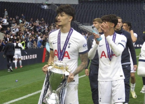 Cựu sao Chelsea, Tottenham có màn ra mắt thảm họa ở ĐT Thái Lan