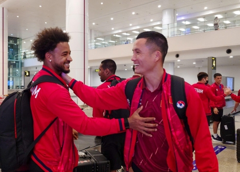 VIDEO: ĐT Việt Nam về nước sau trận thắng trước Lào