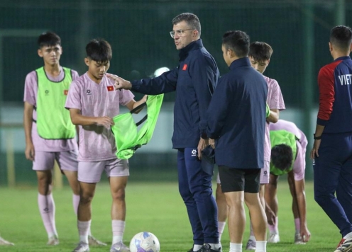 HLV Brazil loại 4 tuyển thủ Việt Nam trước ngày đấu Malaysia
