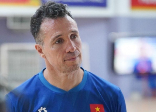 HLV Argentina phải loại 3 tuyển thủ Việt Nam trước SEA Games