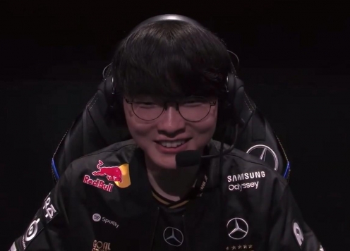 Chỉ với một khoảnh khắc, Faker lại chinh phục khán giả sau chức vô địch CKTG thứ 6