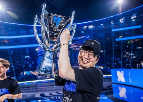 'Phó GOAT Hỗ trợ' đứng trước nguy cơ giải nghệ trong tiếc nuối