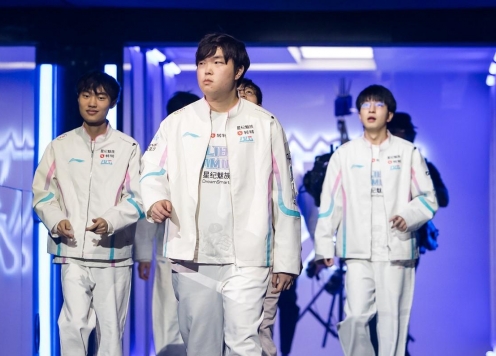 Chưa tới mùa 2026 nhưng BLG đã diễn 'drama cung đấu' khiến khán giả ngán ngẩm