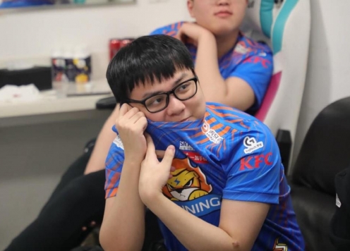 SofM bất ngờ 'nhá hàng' việc trở lại thi đấu chuyên nghiệp