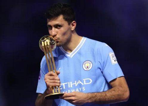 Rodri bất ngờ tái xuất đội hình Man City