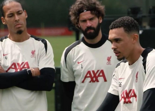 Alexander-Arnold bật khóc tại Liverpool