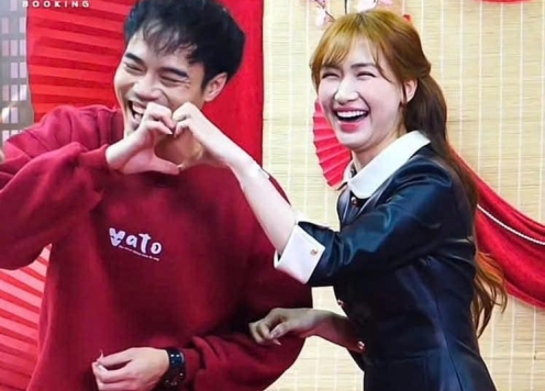Tiền đạo Văn Toàn lên tiếng về chuyện yêu đương với Hoàn Minzy