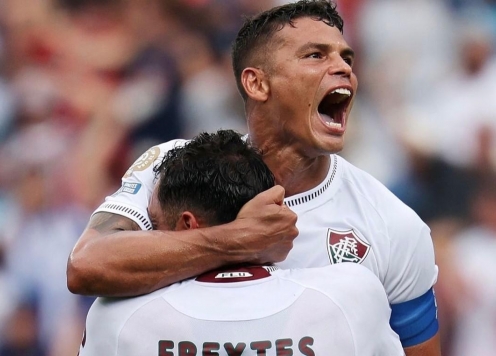 Thiago Silva đá bóng kiêm luôn làm HLV tại FIFA Club World Cup