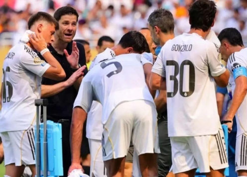 Mùa giải chưa khởi tranh, Real Madrid đối mặt khó khăn đầu tiên