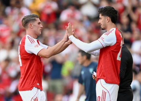 Arteta đối mặt 'cơn đau đầu dễ chịu' trên hàng công Arsenal