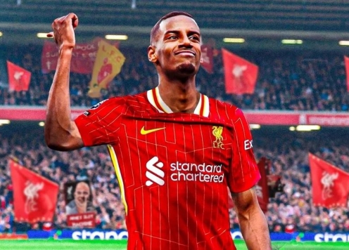 Được ĐT Thụy Điển giữ chân, Isak háo hức ra mắt Liverpool