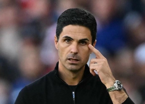 Arteta đáp trả thẳng thừng khi bị chất vấn về chiến thuật