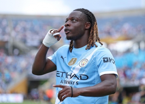 Jeremy Doku và màn trình diễn 'gây ác mộng' cho Liverpool