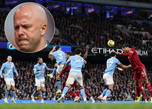 Arne Slot nói thẳng về bàn thắng bị hủy của Van Dijk