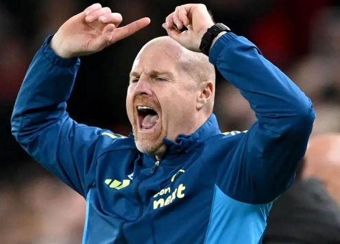 Sean Dyche tự hào sau khi 'đánh sập' Anfield