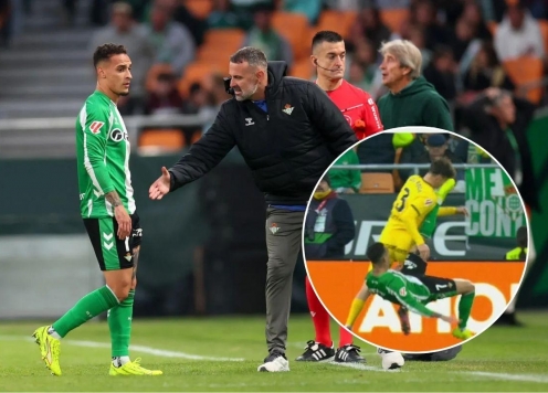 Antony nhận thẻ đỏ, CĐV đứng dậy vỗ tay